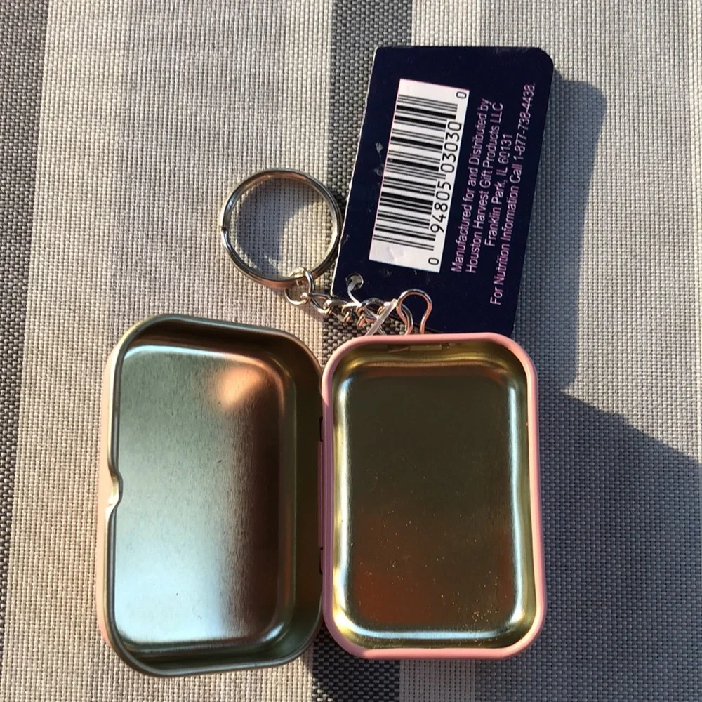 Vintage 2004 Bratz Minty Fresh Fashion Tin Keychain Cloe NWT Rare Y2K